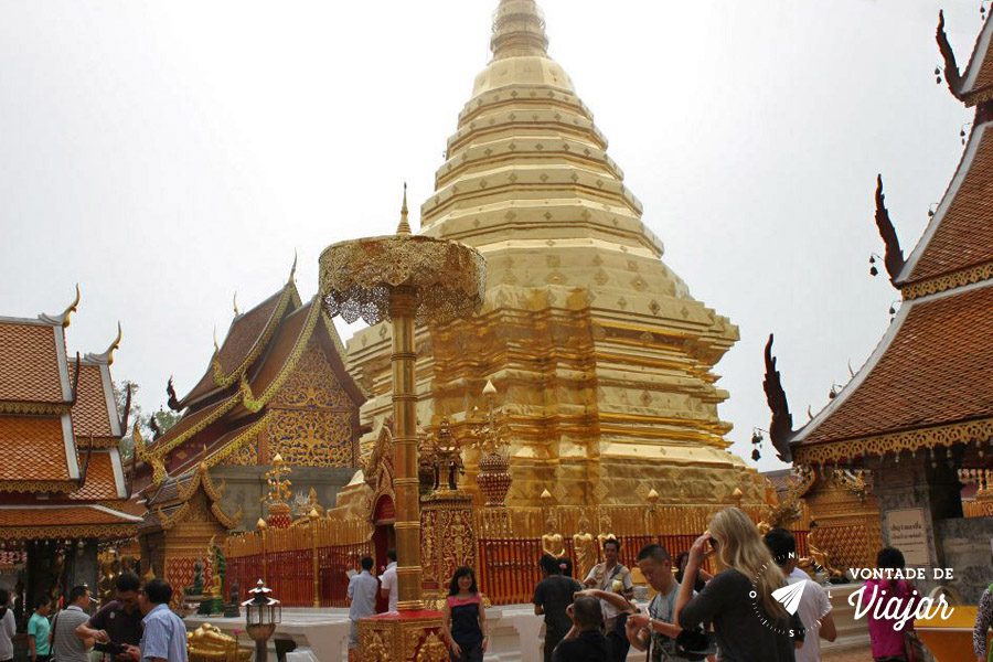 Tailandia Chiang Mai Doi Suthep - Templo dourado na montanha