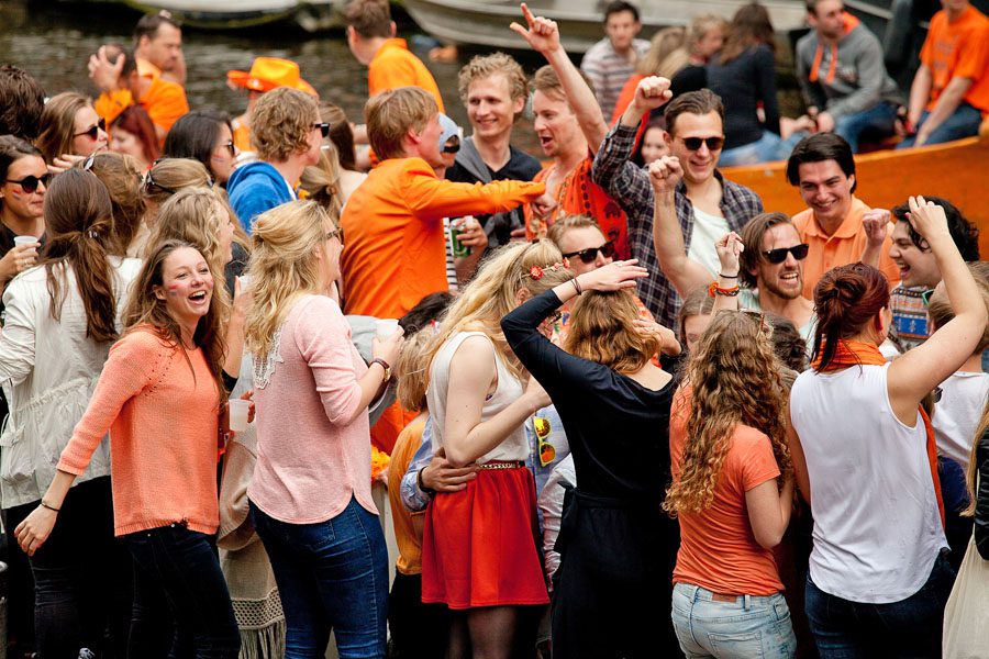 Dia do Rei Amsterdam - Festa no barco - foto de Melanie Cloud Mine