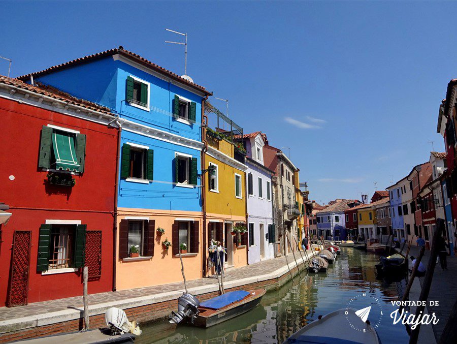 Ilhas de Veneza - Burano ilha das casas coloridas em Veneza