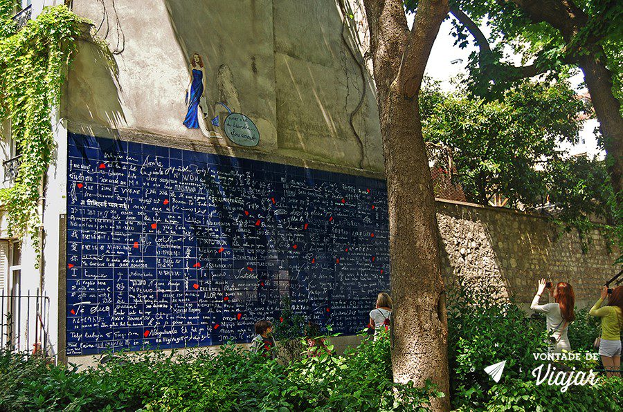 muro do eu te amo em paris - eu te amo escrito em 300 linguas