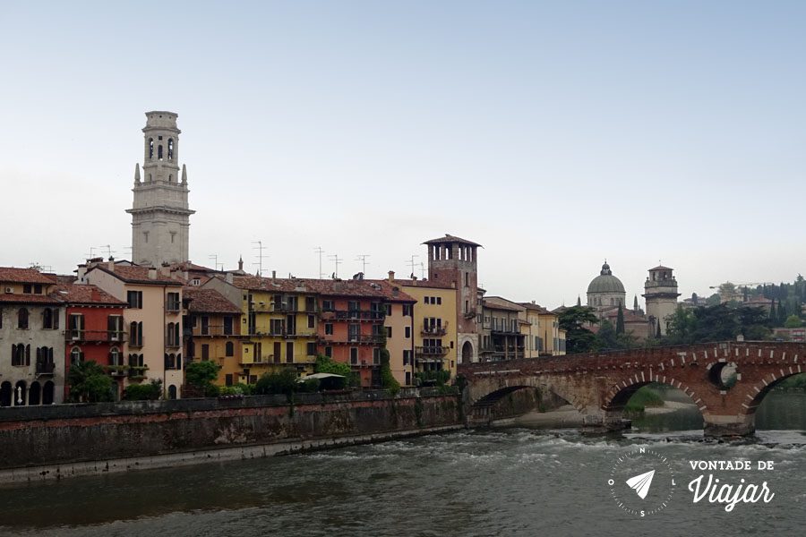O que fazer em Verona Italia - Rio Adige ponte